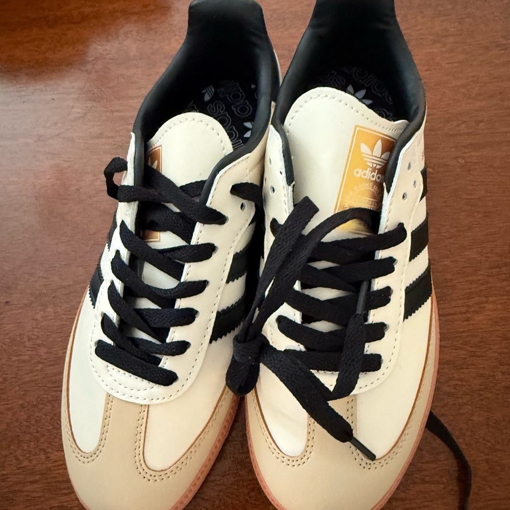 Adidas Men/womens White and Black Sneakers